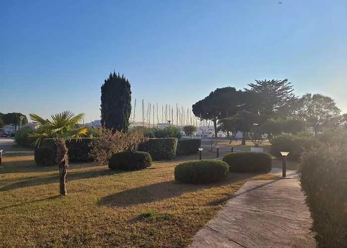 Spacieux Rez De Jardin Vue Sur Port De Plaisance * Ле-Гро-дю-Руа