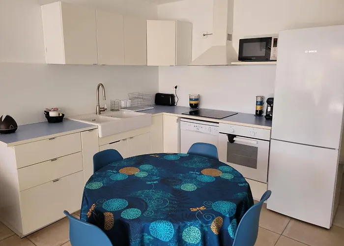 Апартаменты Spacieux Rez De Jardin Vue Sur Port De Plaisance