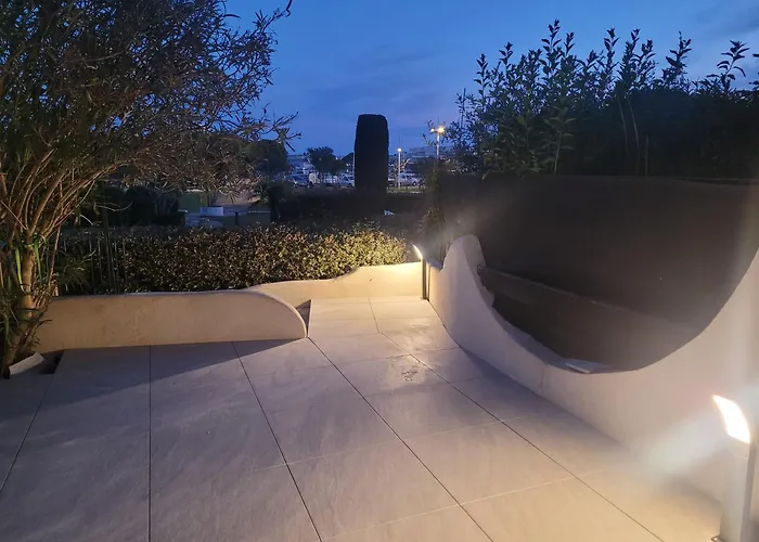 Апартаменты Spacieux Rez De Jardin Vue Sur Port De Plaisance